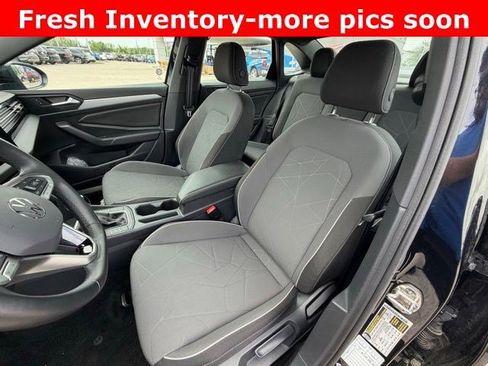 Used 2025 Volkswagen Jetta Sport image 8