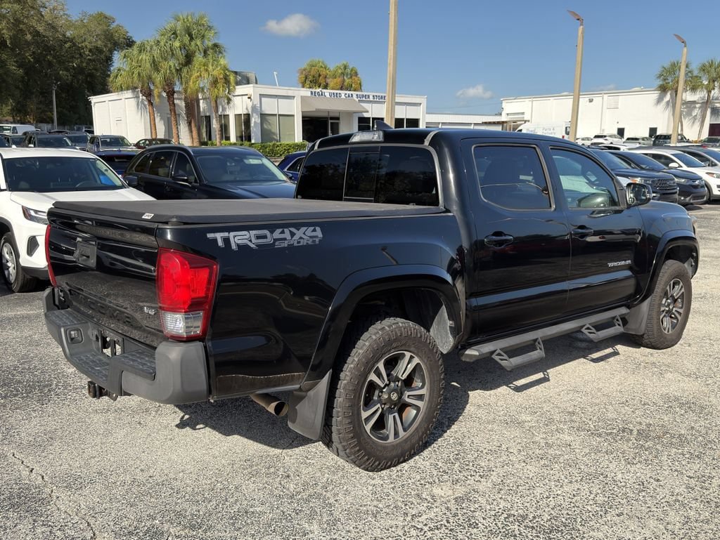 Used 2017 Toyota Tacoma TRD Sport w/ Tow Package (A/T) AWD/4WD image 5