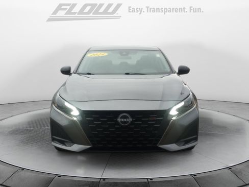 Used 2024 Nissan Altima 2.5 SR image 3