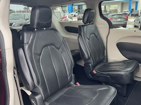 Used 2011 Chrysler Town & Country Touring-L w/ Entertainment Group #2 image 12