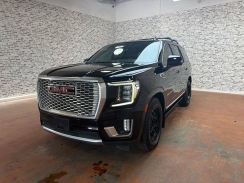 Used 2021 GMC Yukon Denali w/ Denali Ultimate Package AWD/4WD image 3