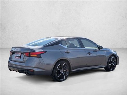 Used 2023 Nissan Altima 2.5 SR FWD image 5