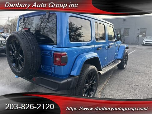 Used 2023 Jeep Wrangler Unlimited Sahara w/ Cold Weather Group AWD/4WD image 6