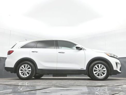 Used 2019 Kia Sorento LX image 46
