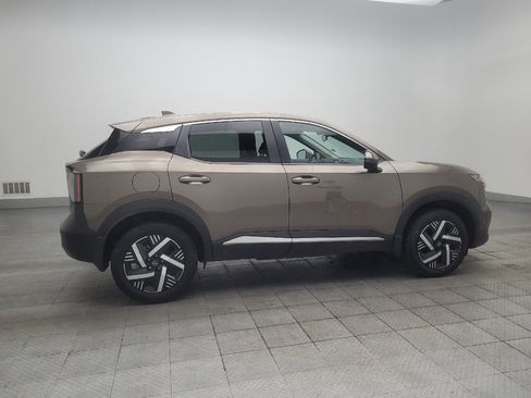 Used 2025 Nissan Kicks SV FWD image 10