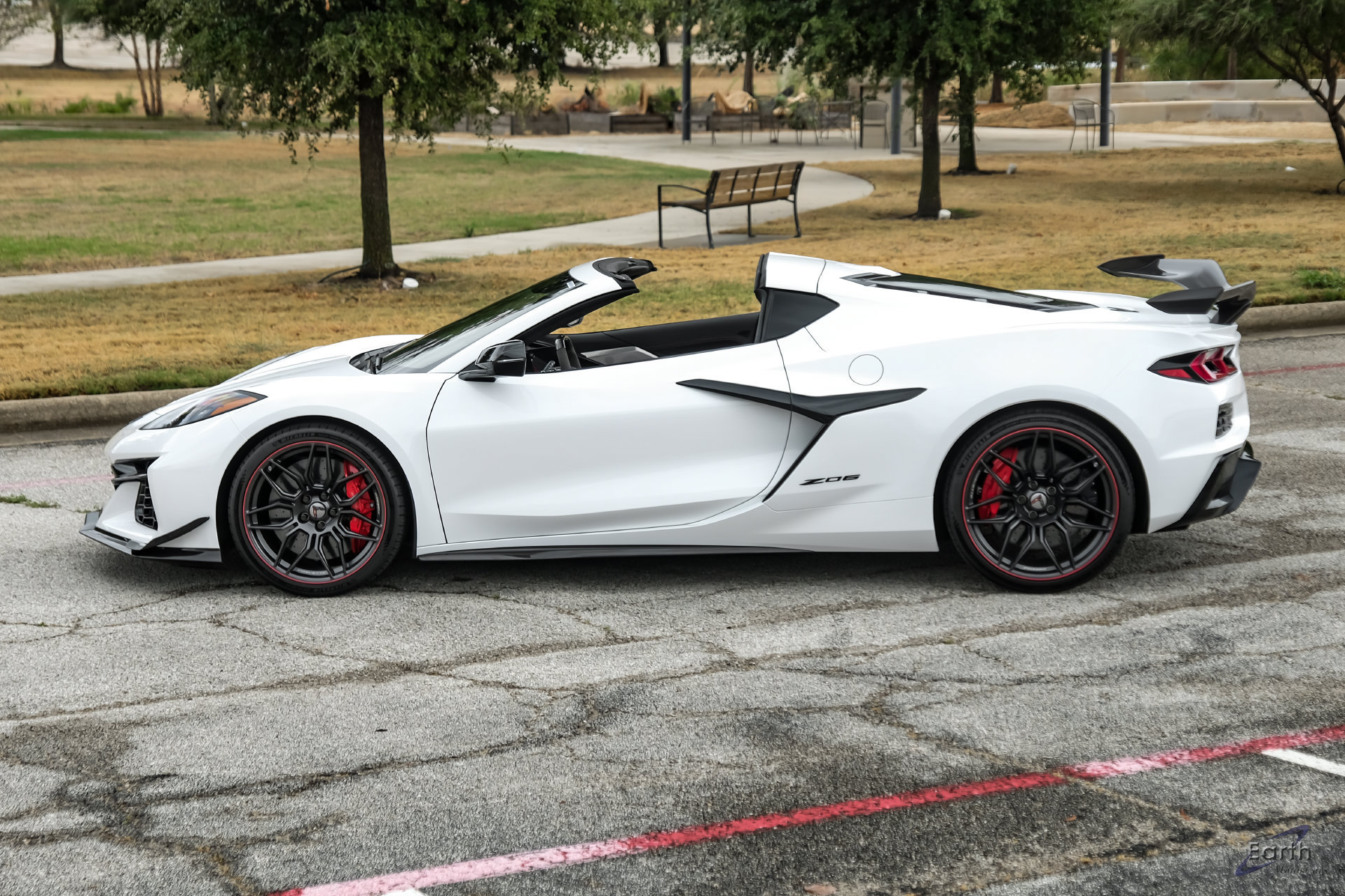 Used 2024 Chevrolet Corvette Z06 w/ Z07 Performance Package RWD image 8