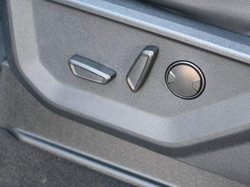 New 2026 Ford F250 Lariat w/ Black Appearance Package image 35