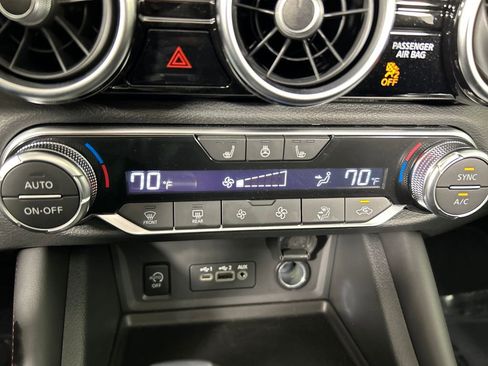 Used 2024 Nissan Sentra SR w/ SR Premium Package image 24