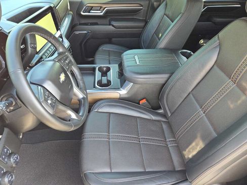 Certified 2024 Chevrolet Silverado 2500 High Country w/ High Country Premium Package AWD/4WD image 14