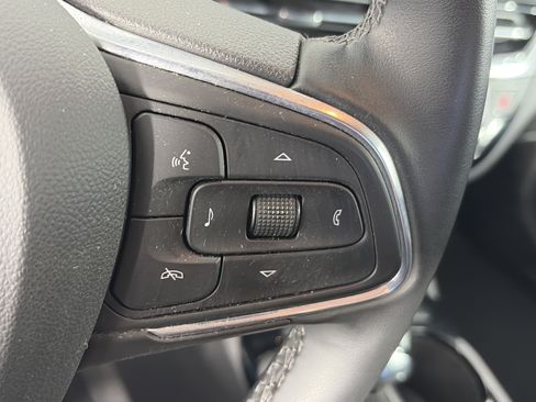 Used 2025 Buick Envista Sport Touring w/ Convenience I Package FWD image 35