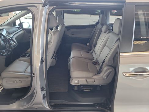Used 2023 Honda Odyssey EX-L image 12