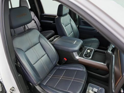 Certified 2024 Chevrolet Silverado 3500 High Country w/ High Country Premium Package image 34