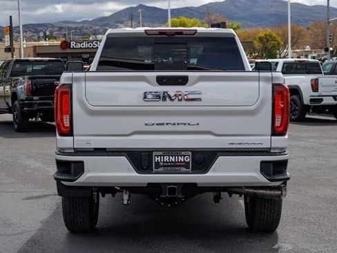 Used 2021 GMC Sierra 3500 Denali w/ Denali Ultimate Package AWD/4WD image 5