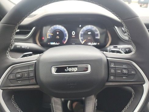 New 2025 Jeep Grand Cherokee L Limited image 16