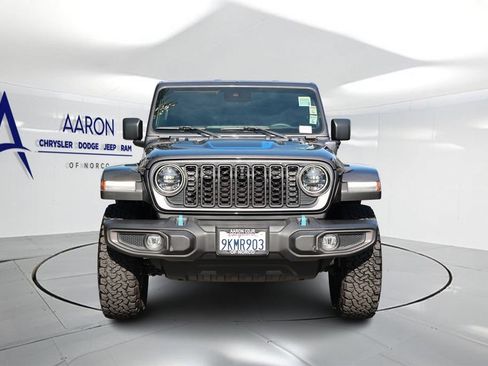 Used 2024 Jeep Wrangler Unlimited Rubicon 4xe w/ Technology Group AWD/4WD image 4