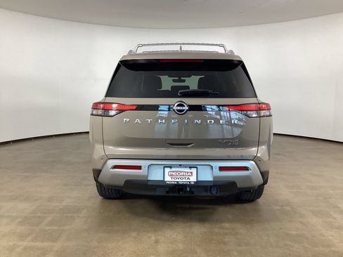 Used 2023 Nissan Pathfinder Platinum w/ Cargo Package AWD/4WD image 8