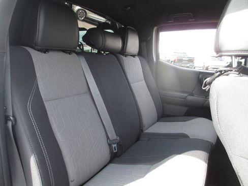 Used 2020 Toyota Tacoma TRD Off-Road AWD/4WD image 20