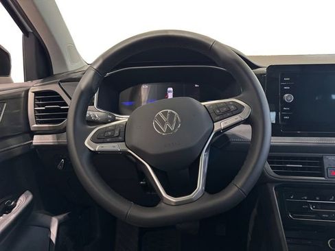 New 2026 Volkswagen Taos SE FWD image 14