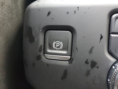 Used 2023 GMC Sierra 1500 AT4 image 32