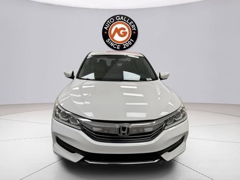Used 2017 Honda Accord LX image 7