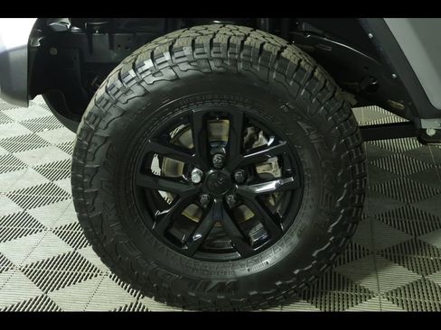 Used 2022 Jeep Gladiator Sport AWD/4WD image 7