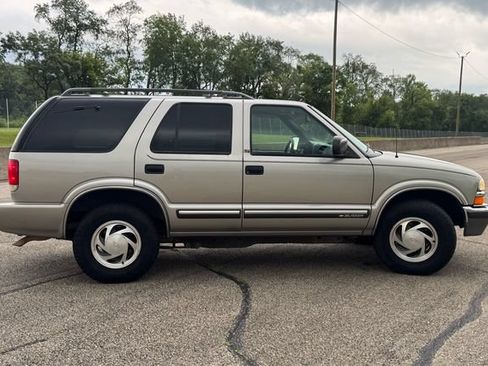 Used 2001 Chevrolet Blazer LT w/ Preferred Equipment Group AWD/4WD image 8