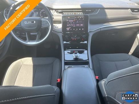 Certified 2025 Jeep Grand Cherokee Laredo X w/ Luxury Tech Group I AWD/4WD image 17