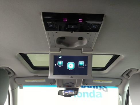 Used 2017 Chevrolet Tahoe LT image 32