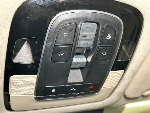 Used 2020 Hyundai Palisade Limited w/ Winter Weather Package image 32