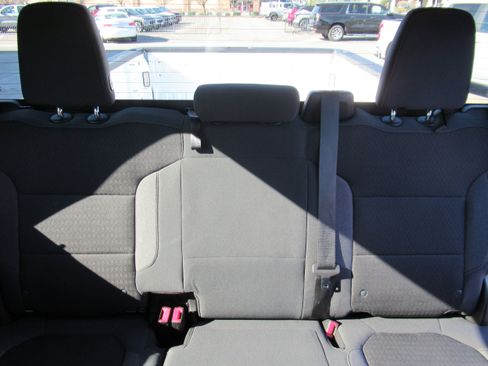 Used 2022 Chevrolet Silverado 2500 LT w/ Convenience Package image 18