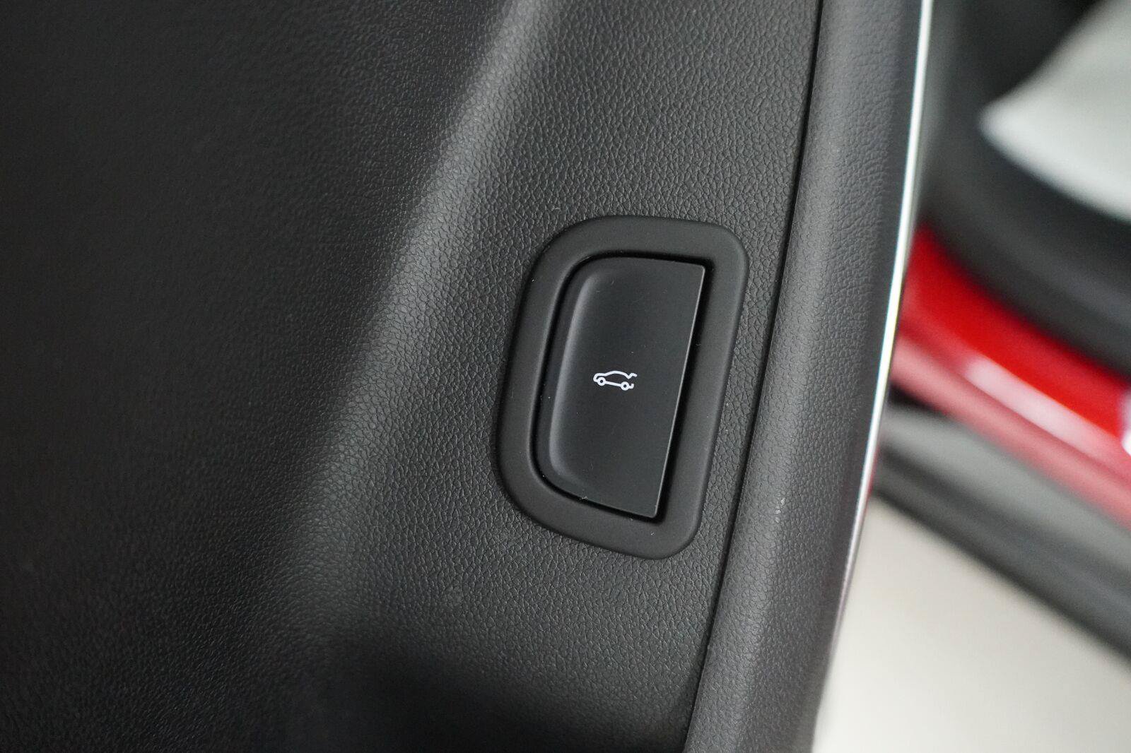 Used 2025 Chevrolet Traverse RS w/ LPO, Floor Liner Package FWD image 28