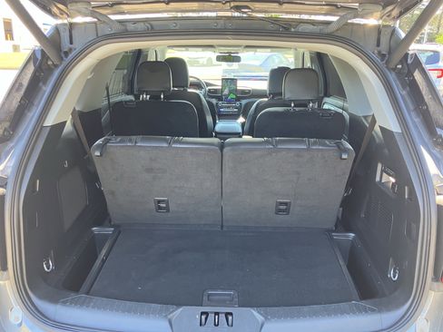 Used 2023 Ford Explorer Limited w/ Limited Technology Package RWD image 36