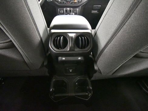 Used 2024 Jeep Wrangler Unlimited Sahara AWD/4WD image 16