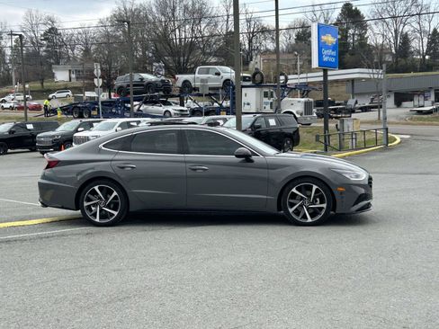 Used 2021 Hyundai Sonata SEL Plus w/ Tech Package image 2