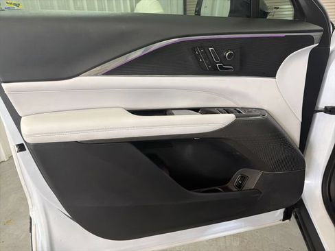 Used 2024 Cadillac Lyriq Luxury RWD image 8