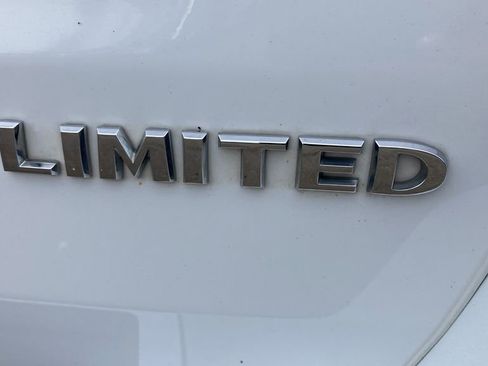 Used 2015 Jeep Grand Cherokee Limited image 31