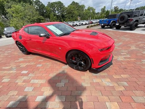 Used 2020 Chevrolet Camaro SS RWD image 38