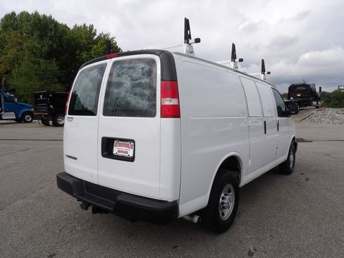 Used 2020 Chevrolet Express 2500 w/ Driver Convenience Package RWD image 7