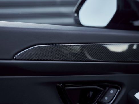 Used 2025 Lamborghini Urus SE image 33