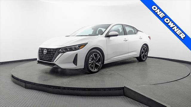 Used 2025 Nissan Sentra SV FWD image 2