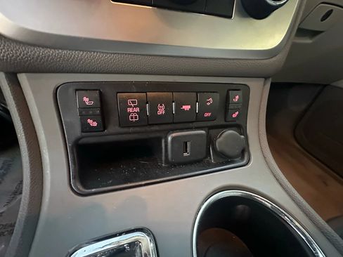 Used 2016 GMC Acadia SLE image 22