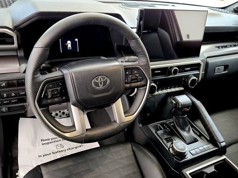 Used 2024 Toyota Tacoma TRD Sport w/ TRD Sport Premium Package AWD/4WD image 31