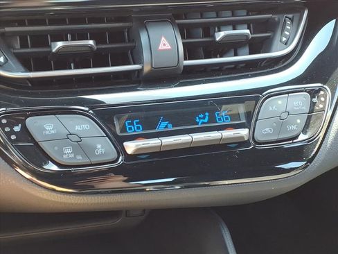 Used 2018 Toyota C-HR XLE FWD image 23