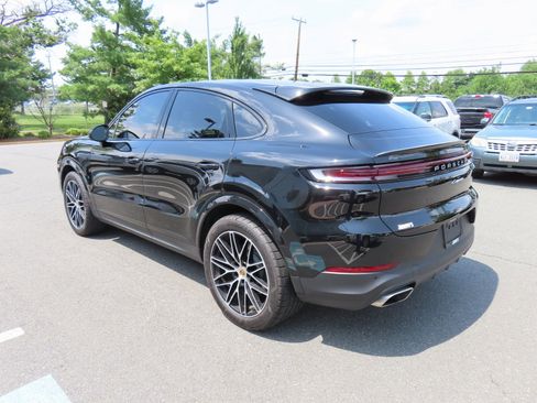 Used 2024 Porsche Cayenne Coupe image 7