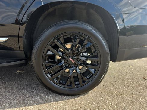 Used 2023 GMC Yukon SLT image 35