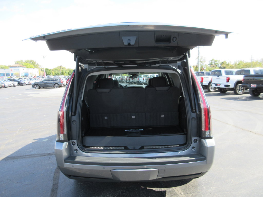 Used 2020 Cadillac Escalade Luxury AWD/4WD image 7