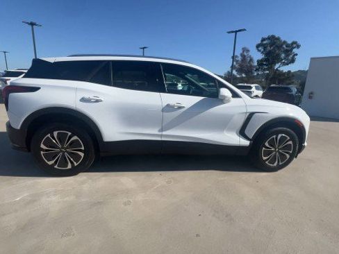 Used 2024 Chevrolet Blazer EV LT image 9