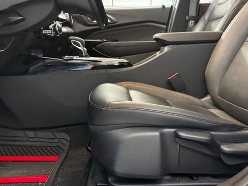 Used 2025 Chevrolet Trax RS w/ Sunroof Package image 7