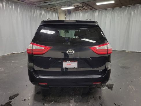 Used 2019 Toyota Sienna LE image 7