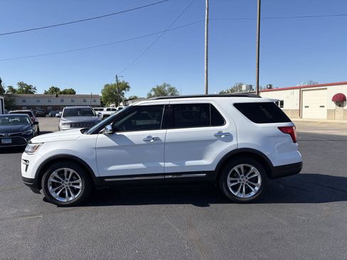 Used 2018 Ford Explorer XLT w/ Equipment Group 201A image 23